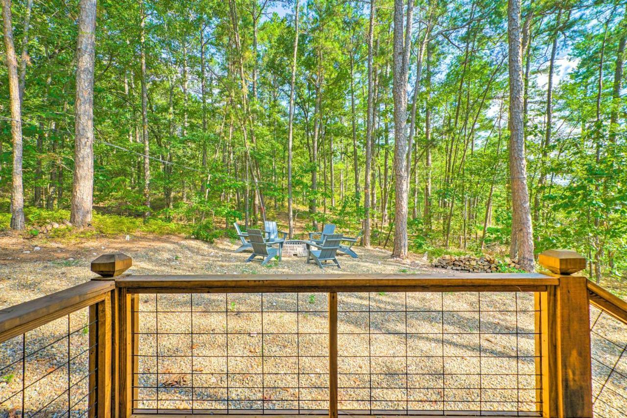 Chic Broken Bow Cabin With Hot Tub And Gas Grill! Eksteriør billede