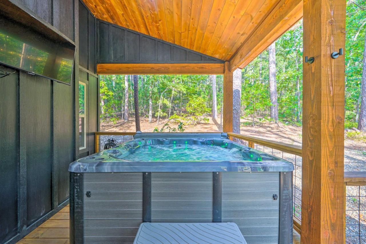 Chic Broken Bow Cabin With Hot Tub And Gas Grill! Eksteriør billede