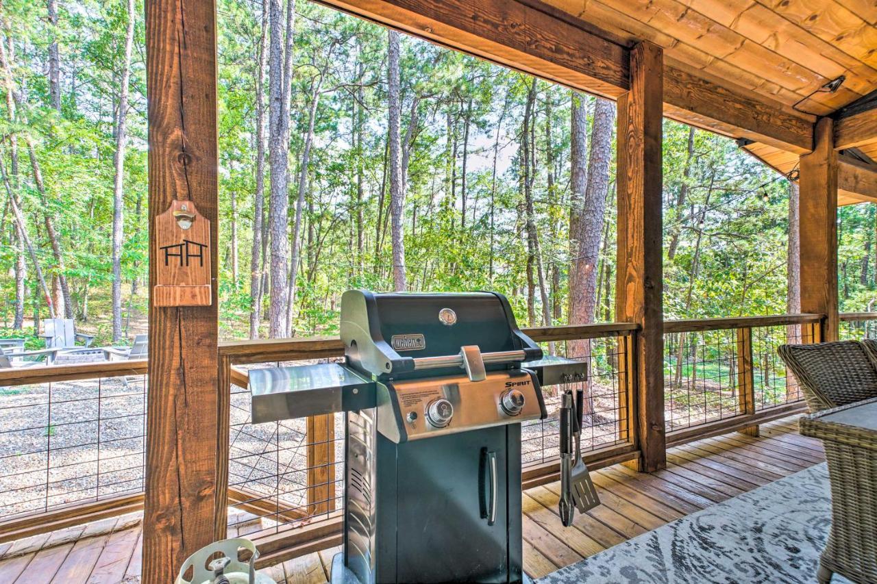 Chic Broken Bow Cabin With Hot Tub And Gas Grill! Eksteriør billede