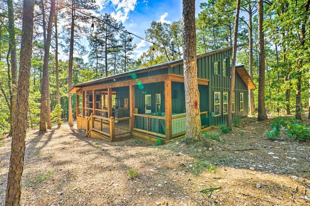 Chic Broken Bow Cabin With Hot Tub And Gas Grill! Eksteriør billede